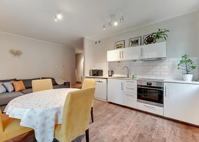 Luciano Old Town - Center & Parking Apartment
